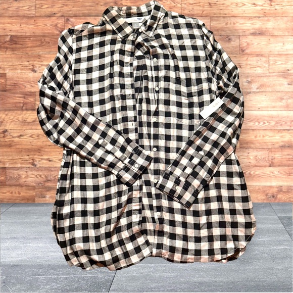 Old Navy Tops - WOMENS BUTTON DOWN SHIRT